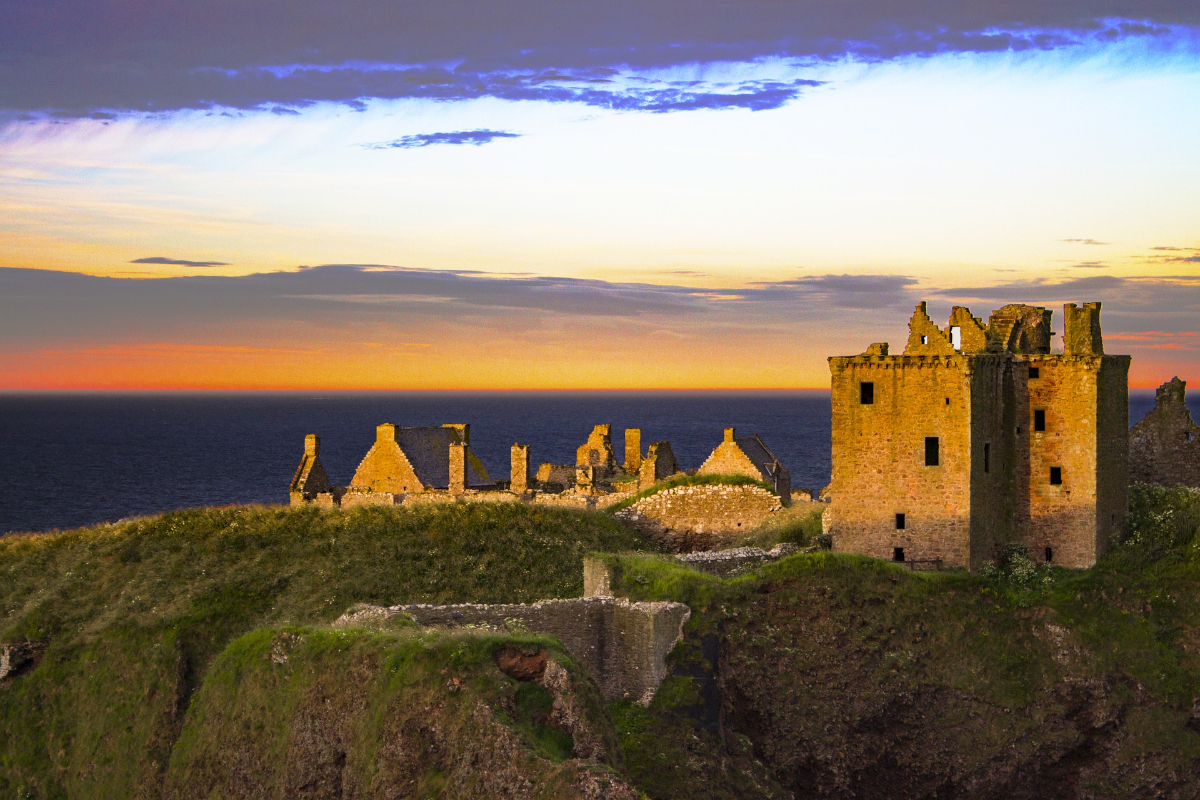 Dunnottar Castle: Things to See Between Edinburgh and Aberdeen